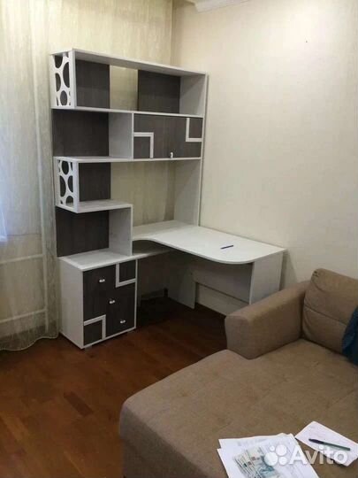 Письменный стол