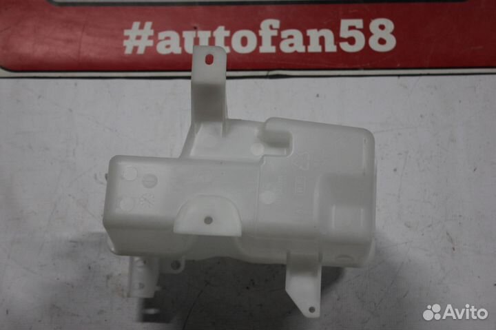 Бачок стеклоомывателя Mitsubishi Outlander