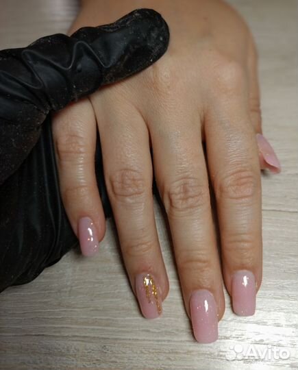 Модель на маникюр