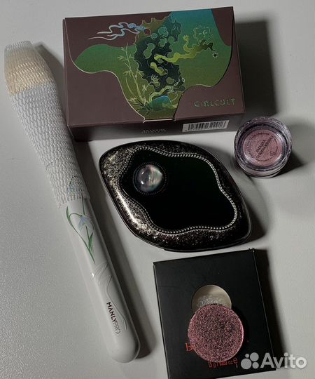Косметика и кисть б/у