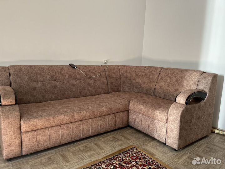Угловой диван с креслой