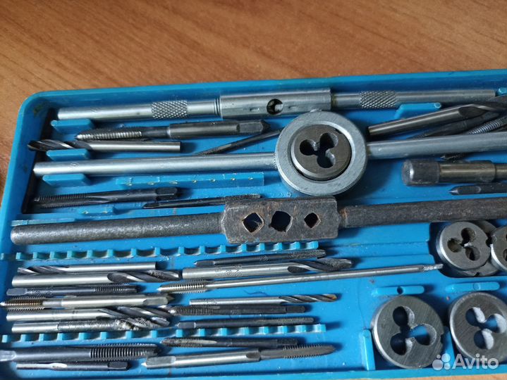 Набор слесарный метчики и плашки СССР