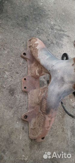 Колектор выпускной Dodge Caravan 1996-2000