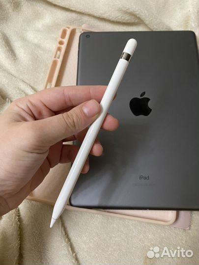 Apple iPad 10.2 Wi-Fi 64GB Silver + Apple Pencil