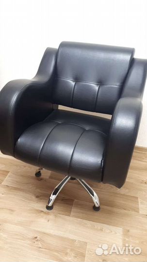 Парикмахерское кресло