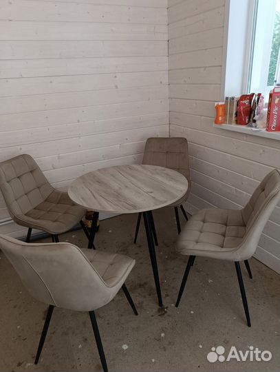 Набор стульев новый
