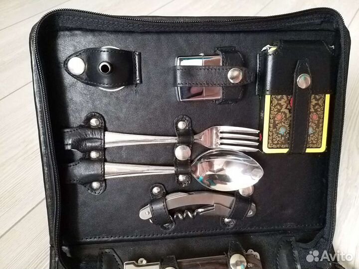 Набор дорожный в кожаном чемодане