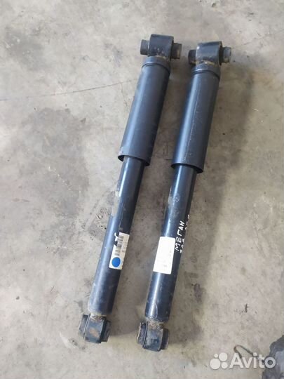 Амортизатор задний Renault Megane III (2008–2014)