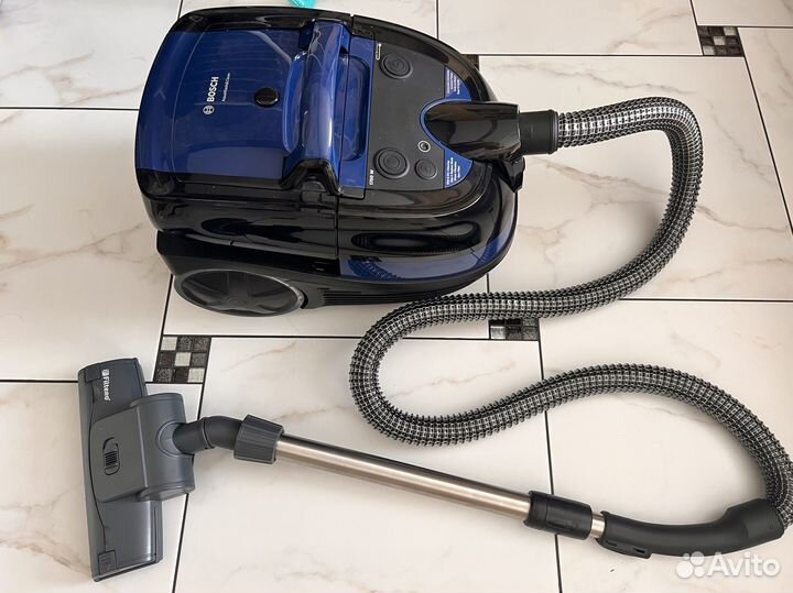 Моющий пылесос Bosch Serie 4, 1700 Вт