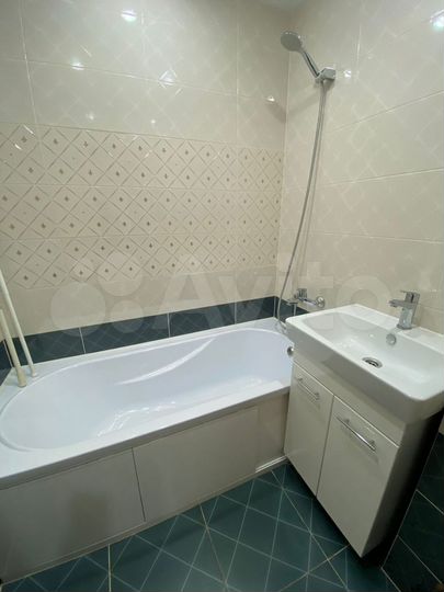 2-к. квартира, 53 м², 1/9 эт.