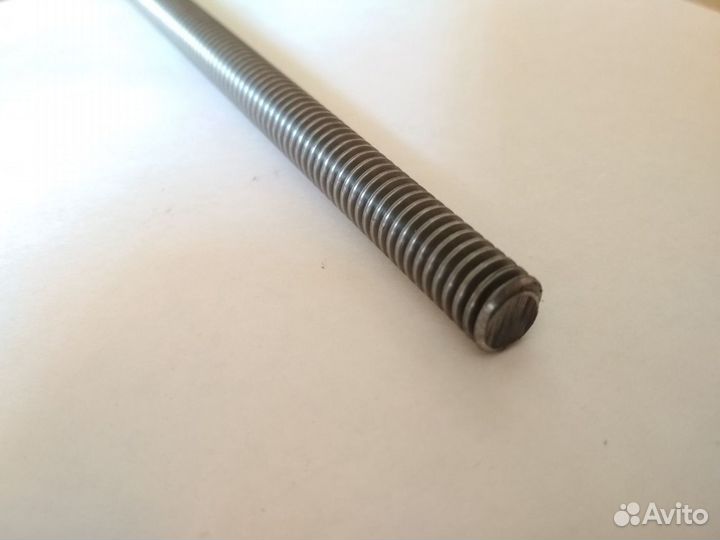 Трапецеидальные ходовые винт и гайка. Разные разме
