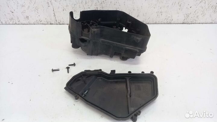 Корпус предохранителей Volkswagen Toureg 1