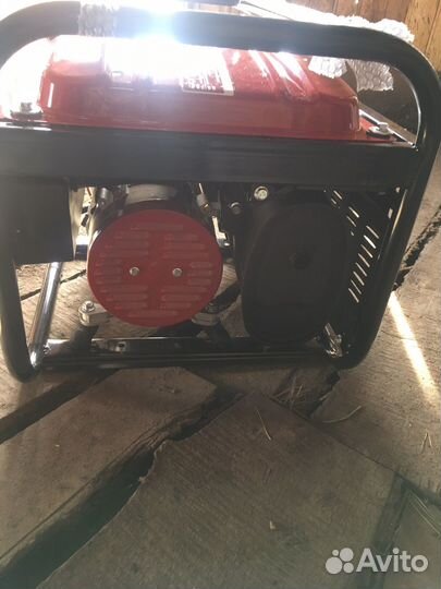 Бензиновый генератор