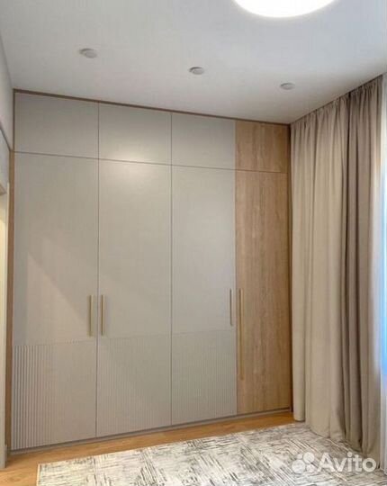 Шкаф распашной на заказ. Доставка и сборка