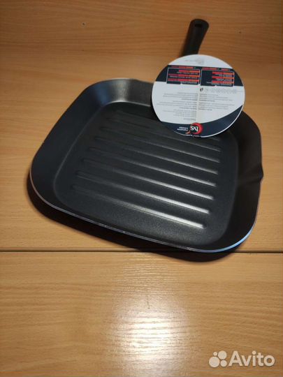 Сковорода гриль новая