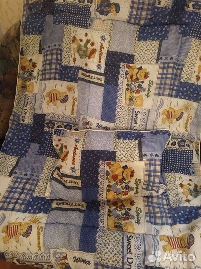 Детское одеяло и подушка в кроватку