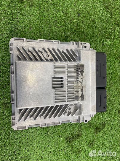 Блок управления двигателем CAL 3.2 fsi Audi A4 B8
