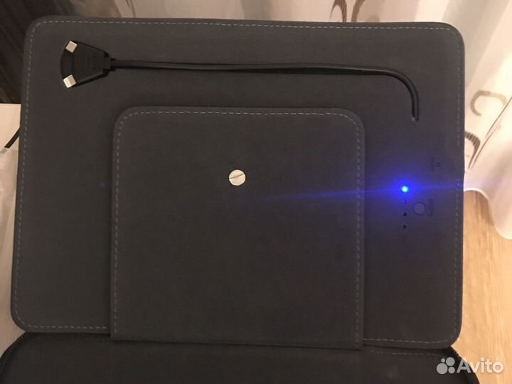 Папка планшет с источником энергии