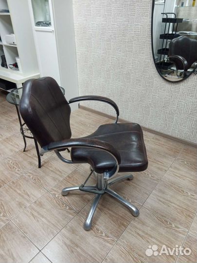 Парикмахерское кресло для клиента