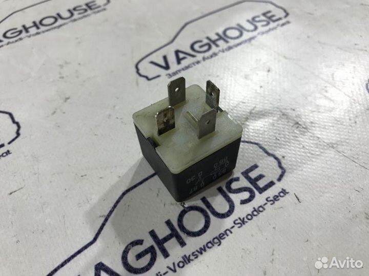 Реле Audi S8 D2 4D 4.2 2000