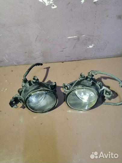 Противотуманные фары Nissan elgrand e51