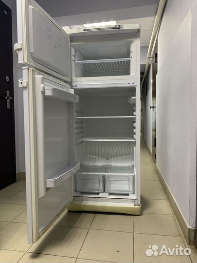 Холодильник indesit