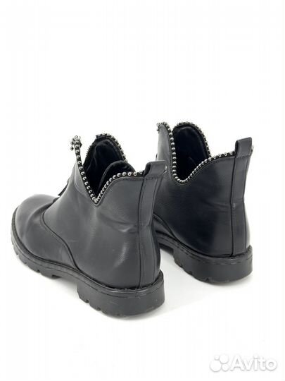 Ботинки демисезонные, размера 39