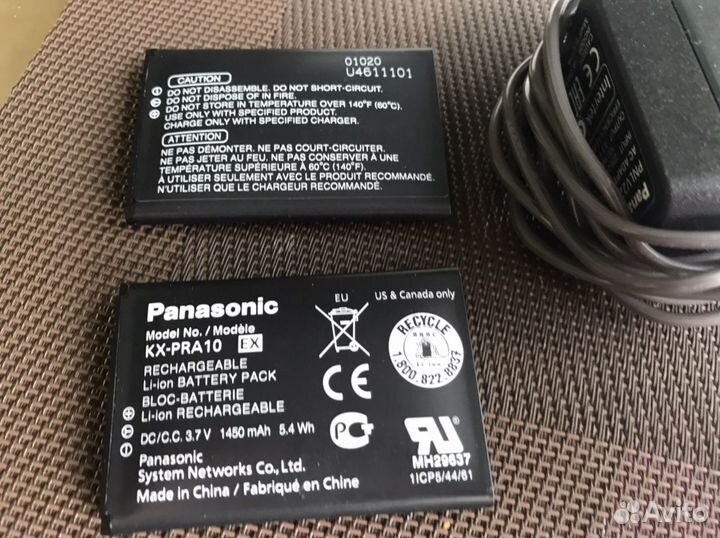 Телефон Panasonic станция и 2 трубки