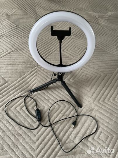 Кольцевая лампа со штативом