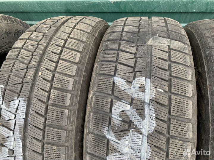 Bridgestone Blizzak Revo GZ 215/60 R16