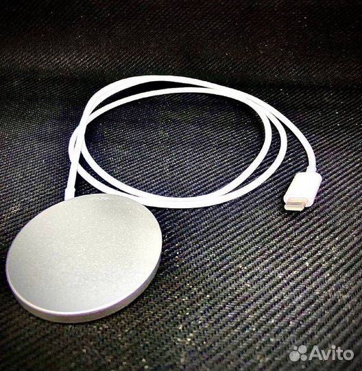 Беспроводная зарядка MagSafe