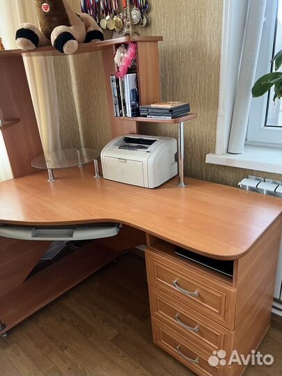 Компьютерный стол