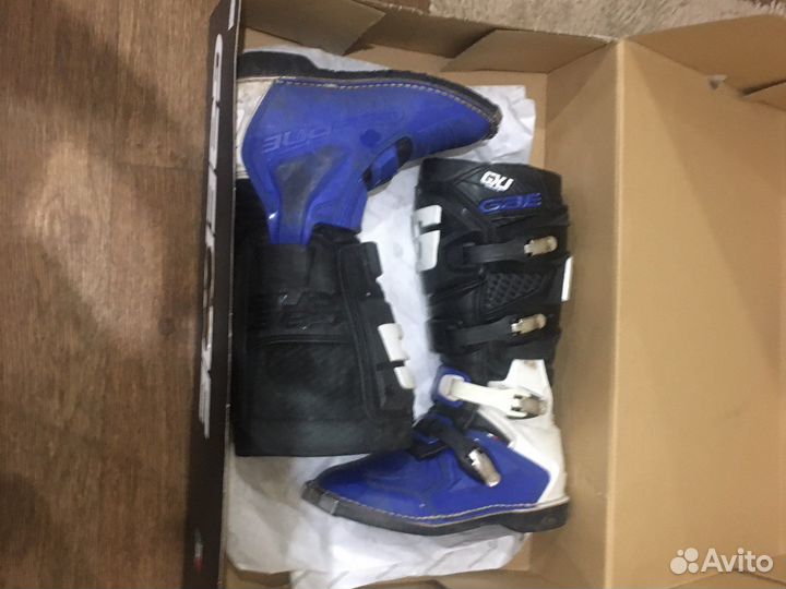 Мотоботы гаерны