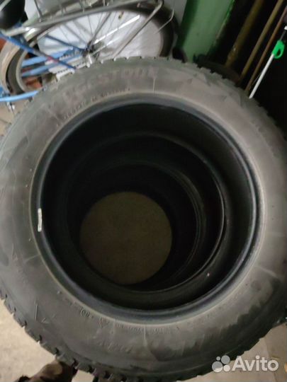 Bridgestone B700AQ 225/60