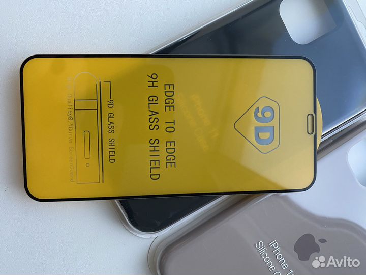 Защитное стекло iPhone 11