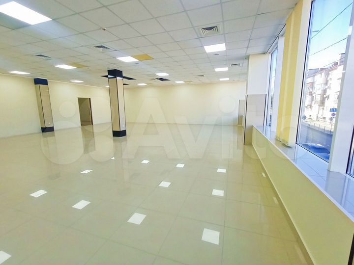 Салон Красоты в Новом ТЦ на Льва Толстого, 70 м²