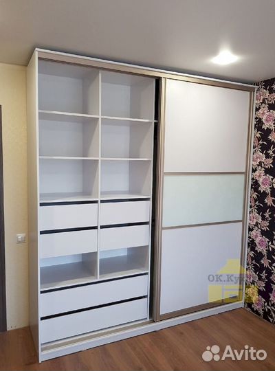 Книжный шкаф