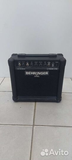 Комбоусилитель Behringer