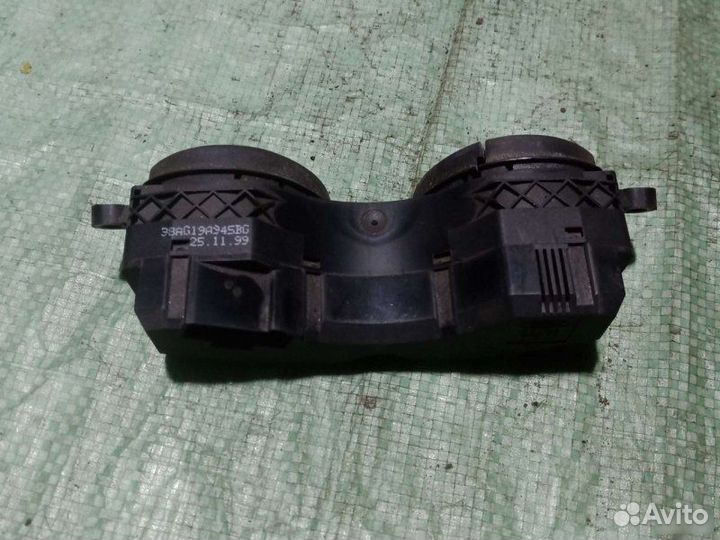 Блок кнопок Ford Focus 1 седан 2.0I splitport 1999