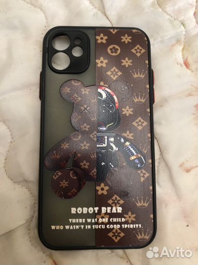 Чехлы для iPhone 11