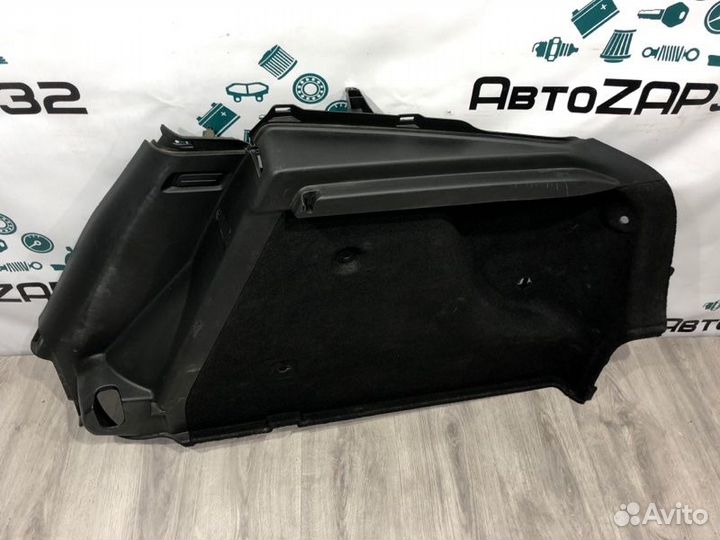 Обшивка багажника правая Chevrolet Cruze J300