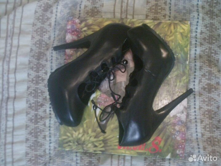 Кожаные новые туфли на выпускной