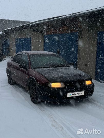 Mitsubishi Carisma 1.8 МТ, 1997, битый, 300 000 км