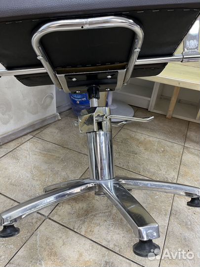 Парикмахерское кресло бу