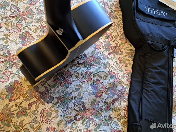 Акустическая-электрическая басс гитара Uriel