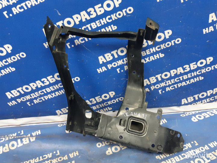 Рамка фары Nissan Teana J31 седан 2006