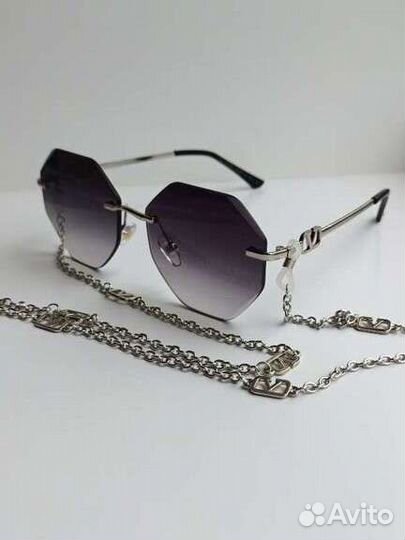 Солнцезащитные очки valentino