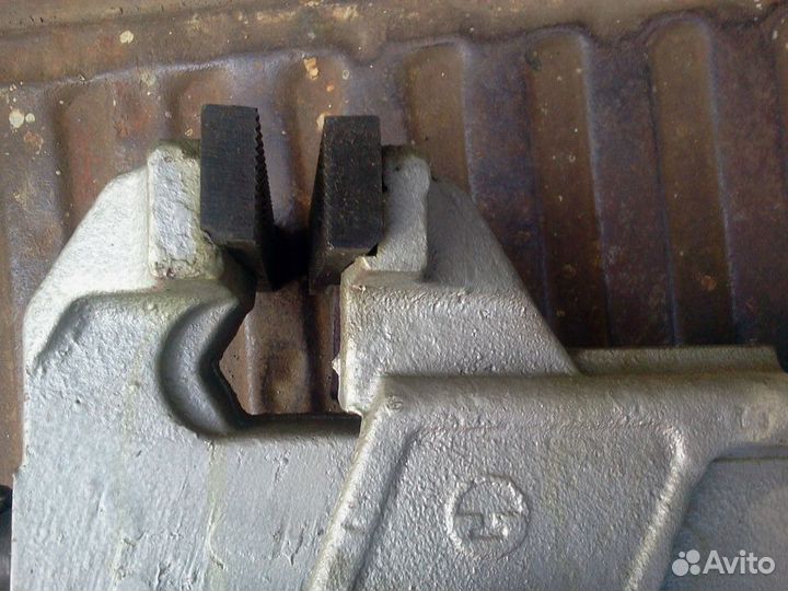 Тиски слесарные 200мм