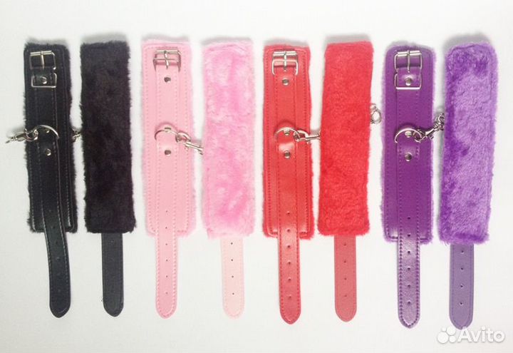 Изысканные кожаные наручники на цепочке