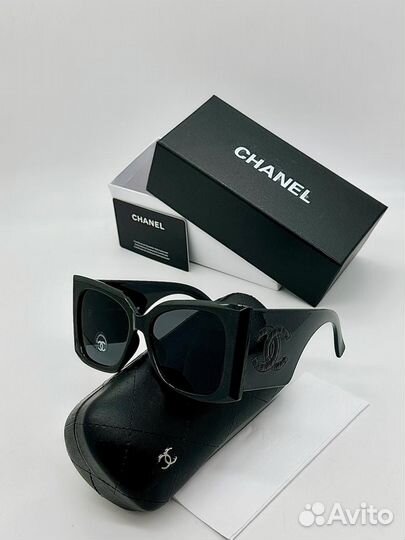 Солнцезащитные очки Chanel
